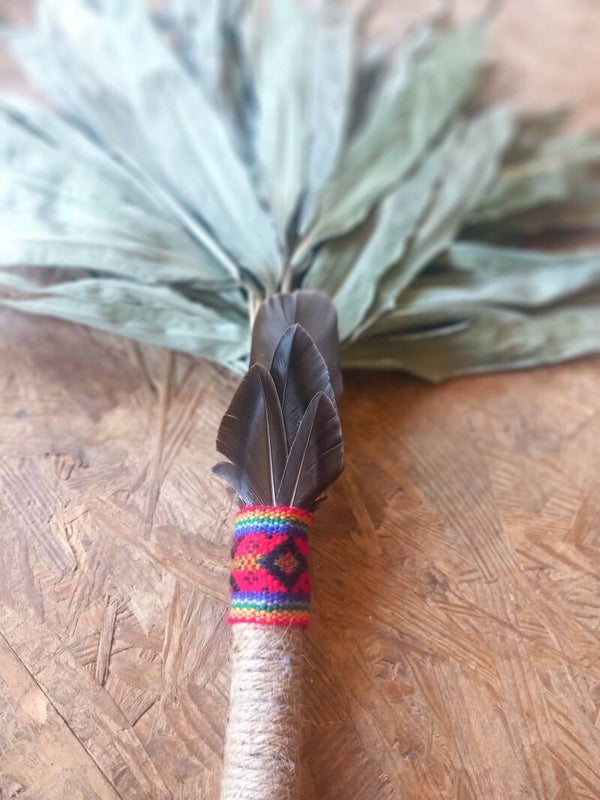 Chakapa met  veren van de Canadese Gans