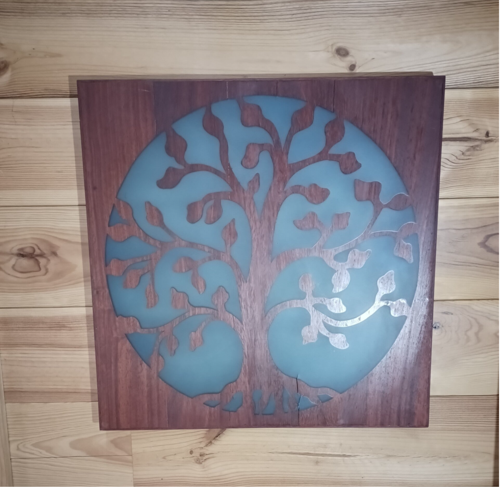 Levensboom in Padouk met blauwe epoxy