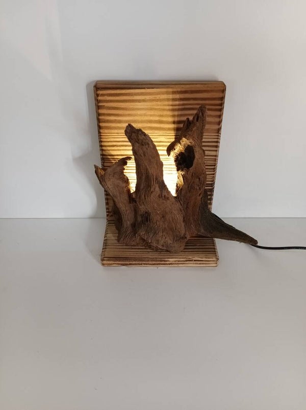Sfeerlamp gemaakt uit een natuurstronk
