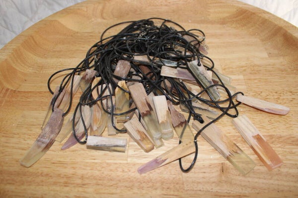 hangertjes in diverse houtsoorten en epoxy kleuren