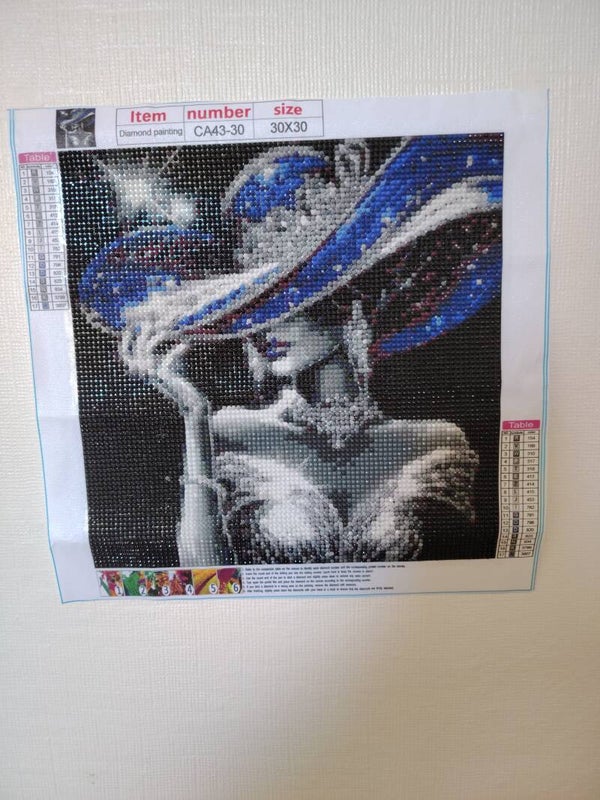 DAME AU CHAPEAU BLEU