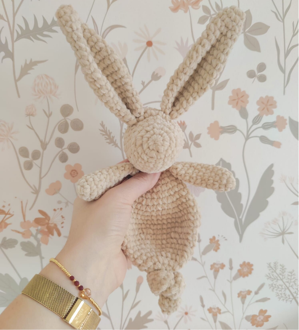 Gehaakte knuffel: konijn - beige