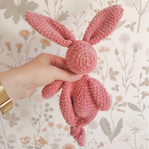 Gehaakte knuffel: konijn - donker roze