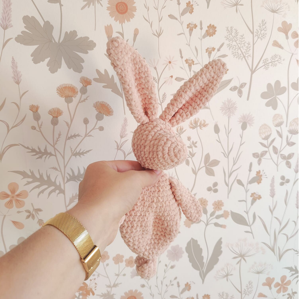 Gehaakte knuffel: konijn - licht roze