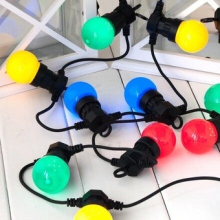 prikkabel met 20 armaturen in gekleurd of warm wit bij euro-beat