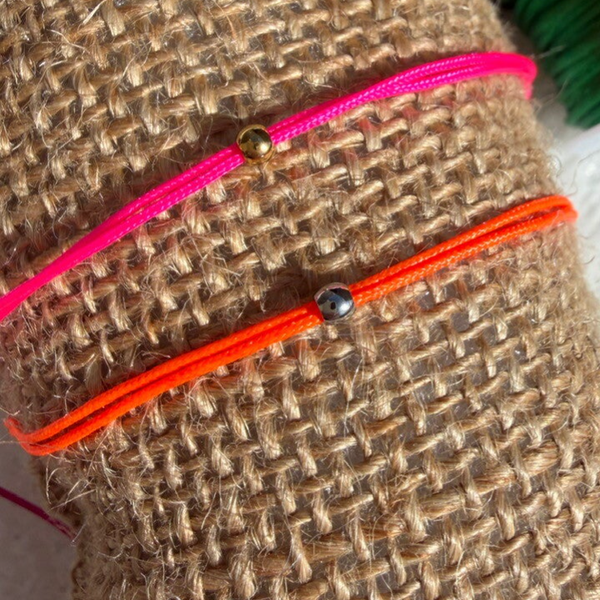 Bracelet en cordon satinée perle dorée