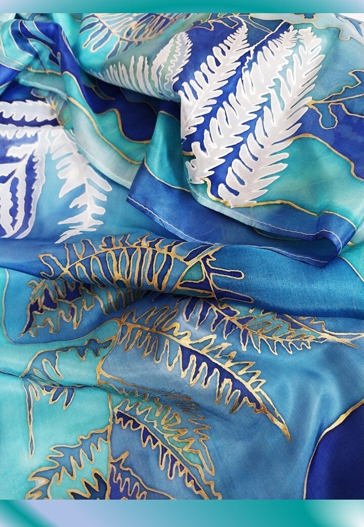 Fern scarf with koru - Large (35 x 185 cm)