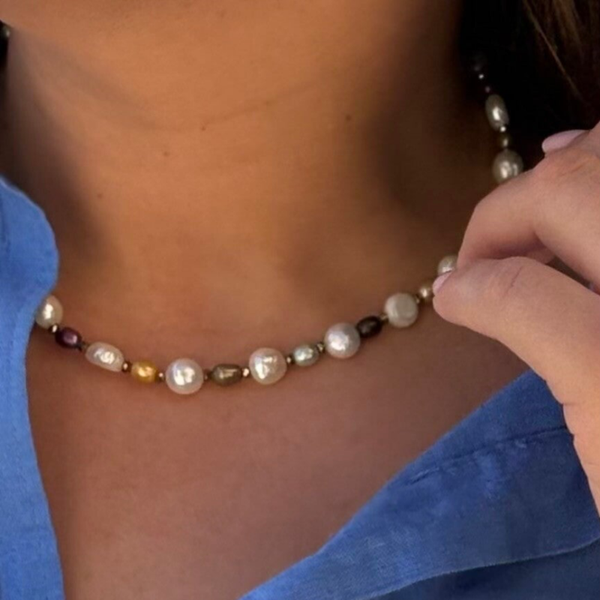 Le collier  Lina