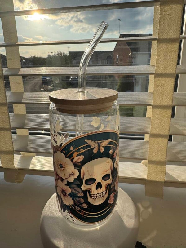 Flower skull glass tumbler