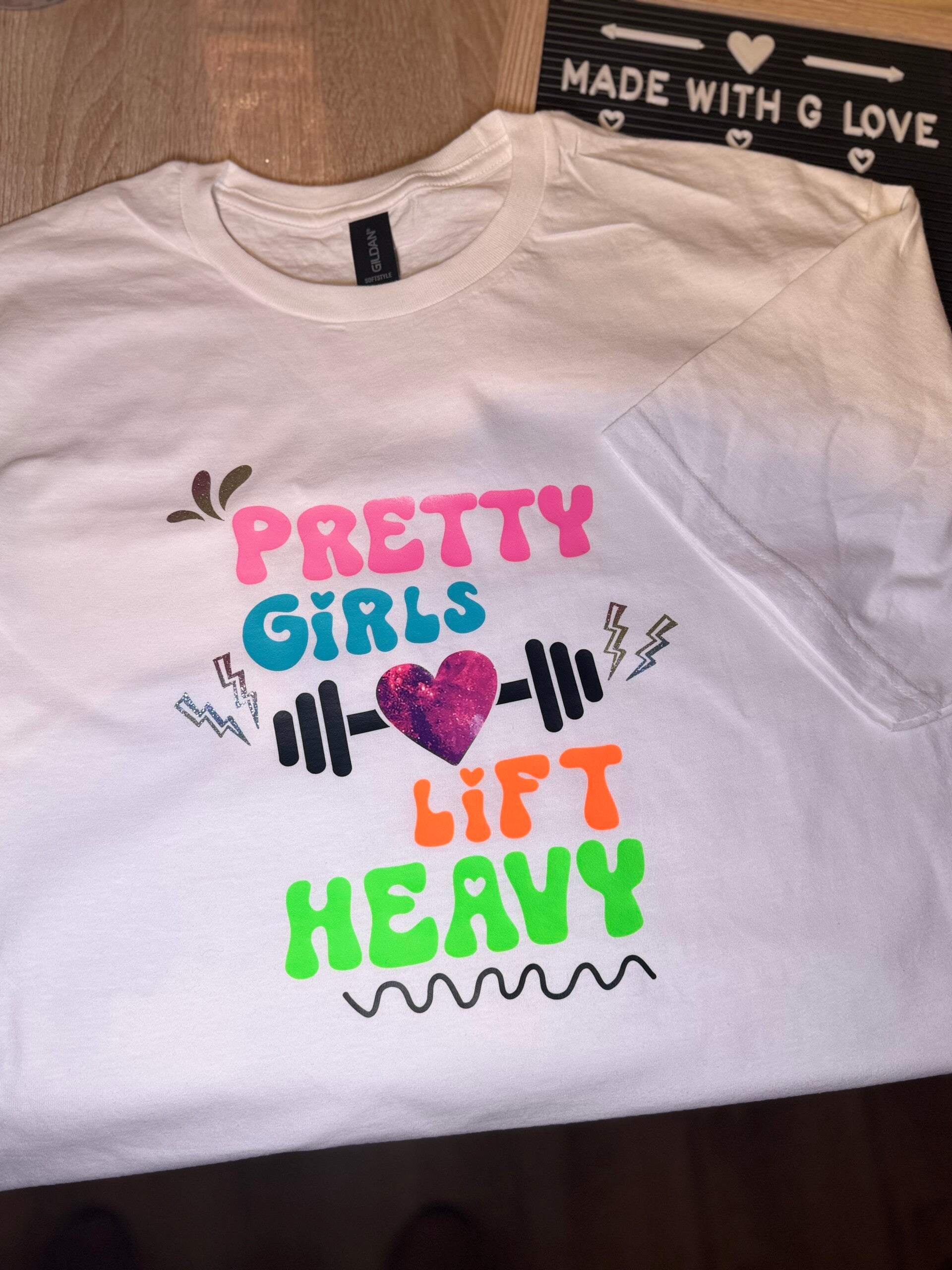 Pretty girls lift heavy - unique white t-shirt