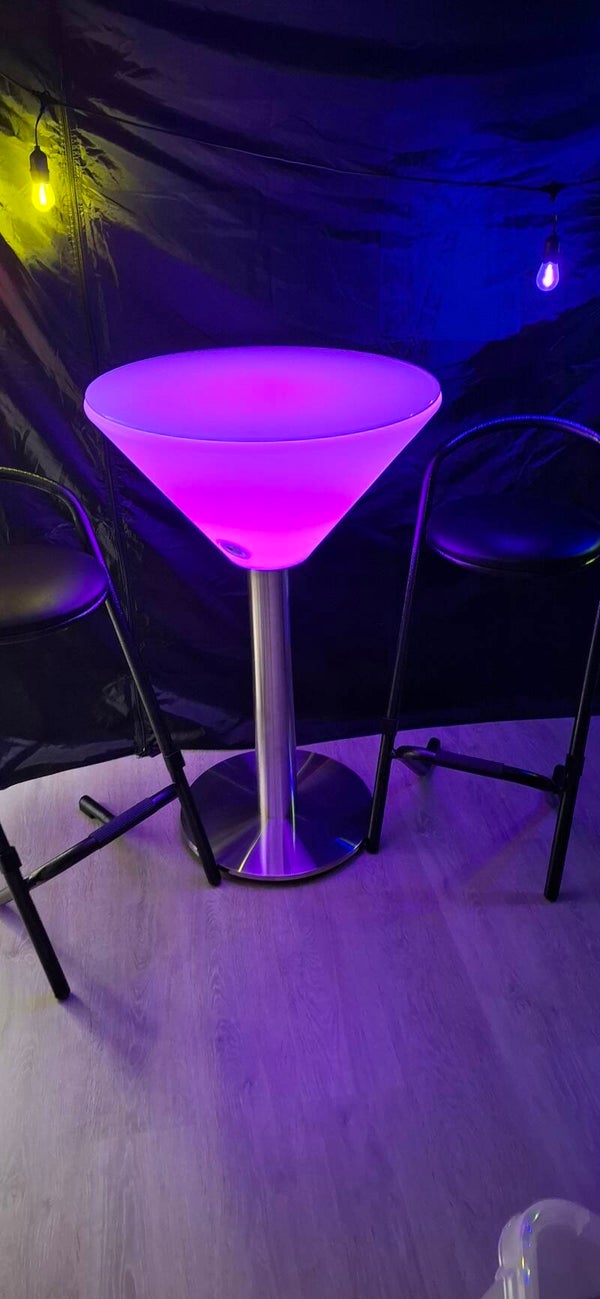 Martini cocktail led statafel