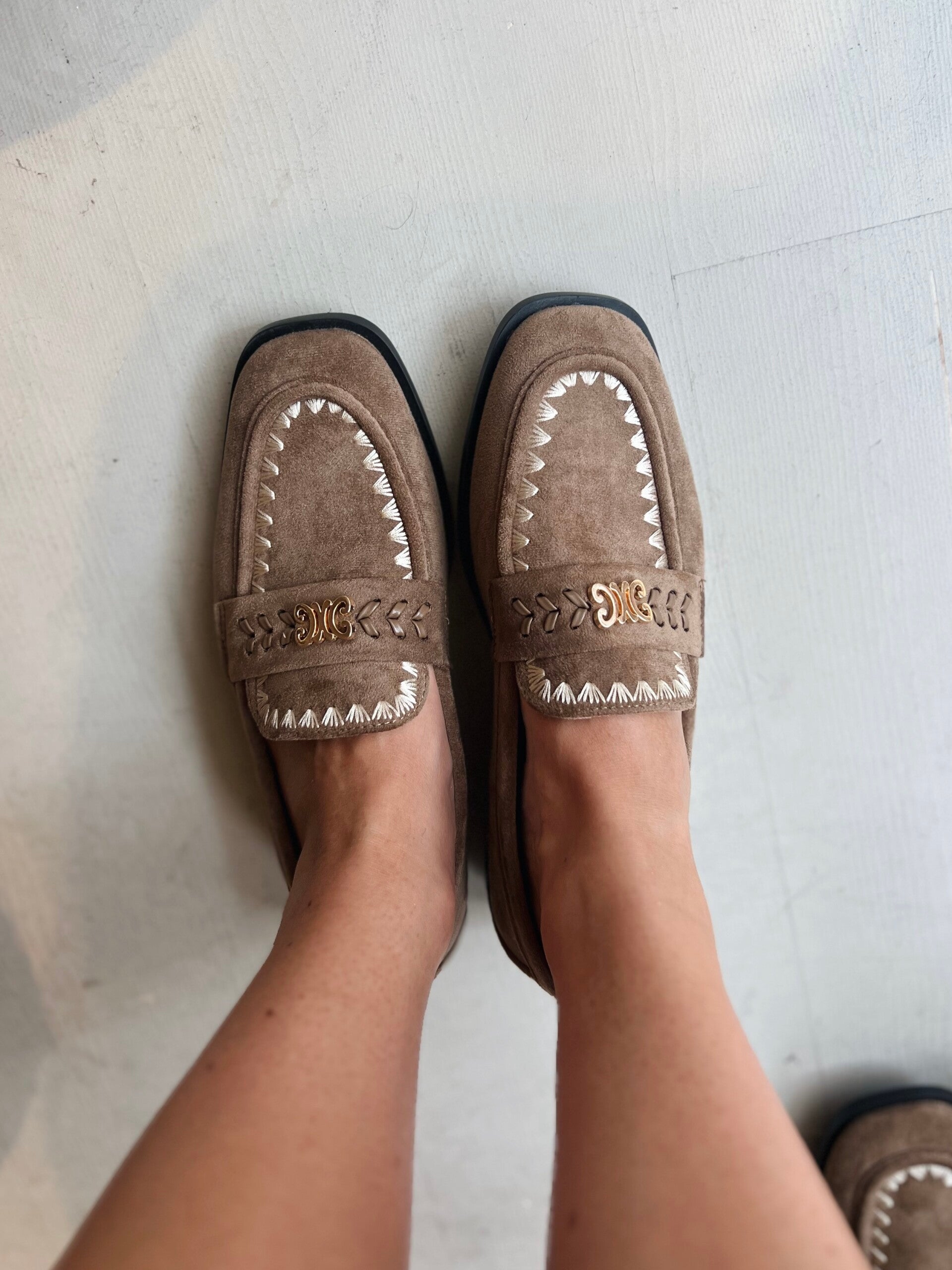 Loafers taupe