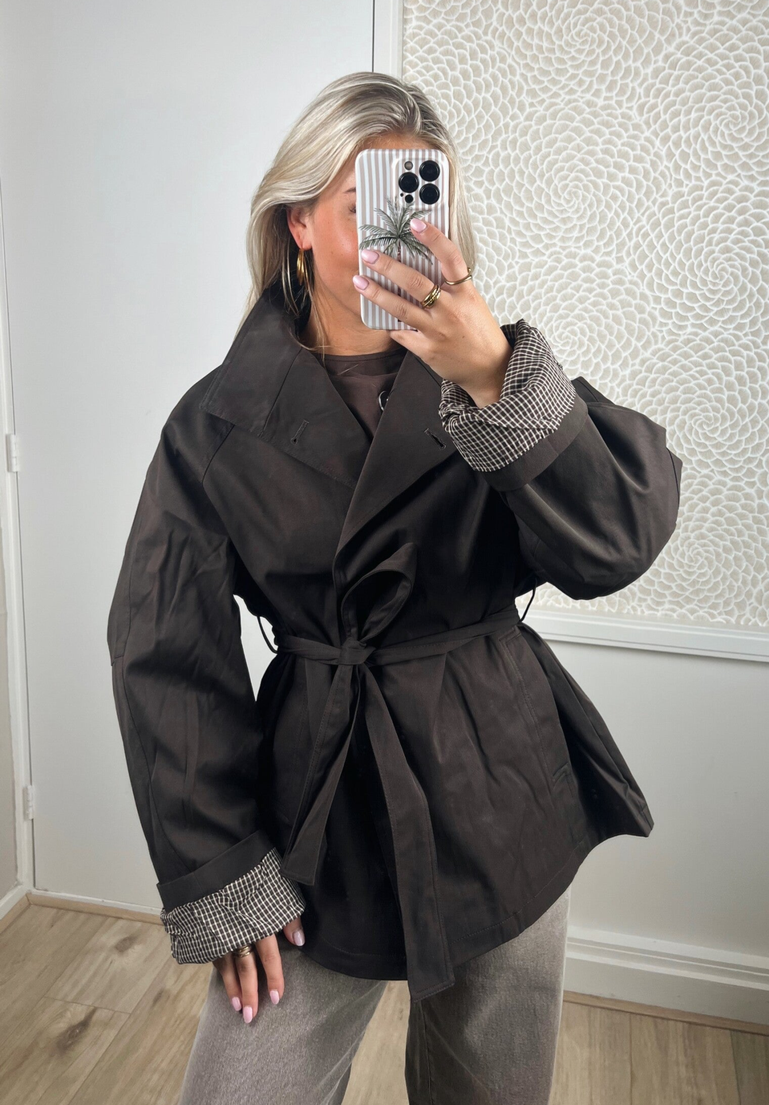 Trenchcoat ceintuur omgeslagen mouw bruin