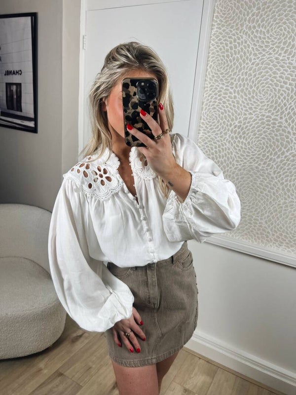 Blouse wit broderie