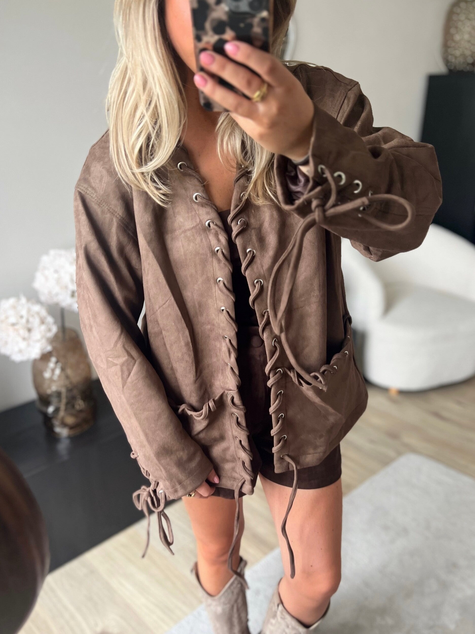 Jasje veters suede bruin