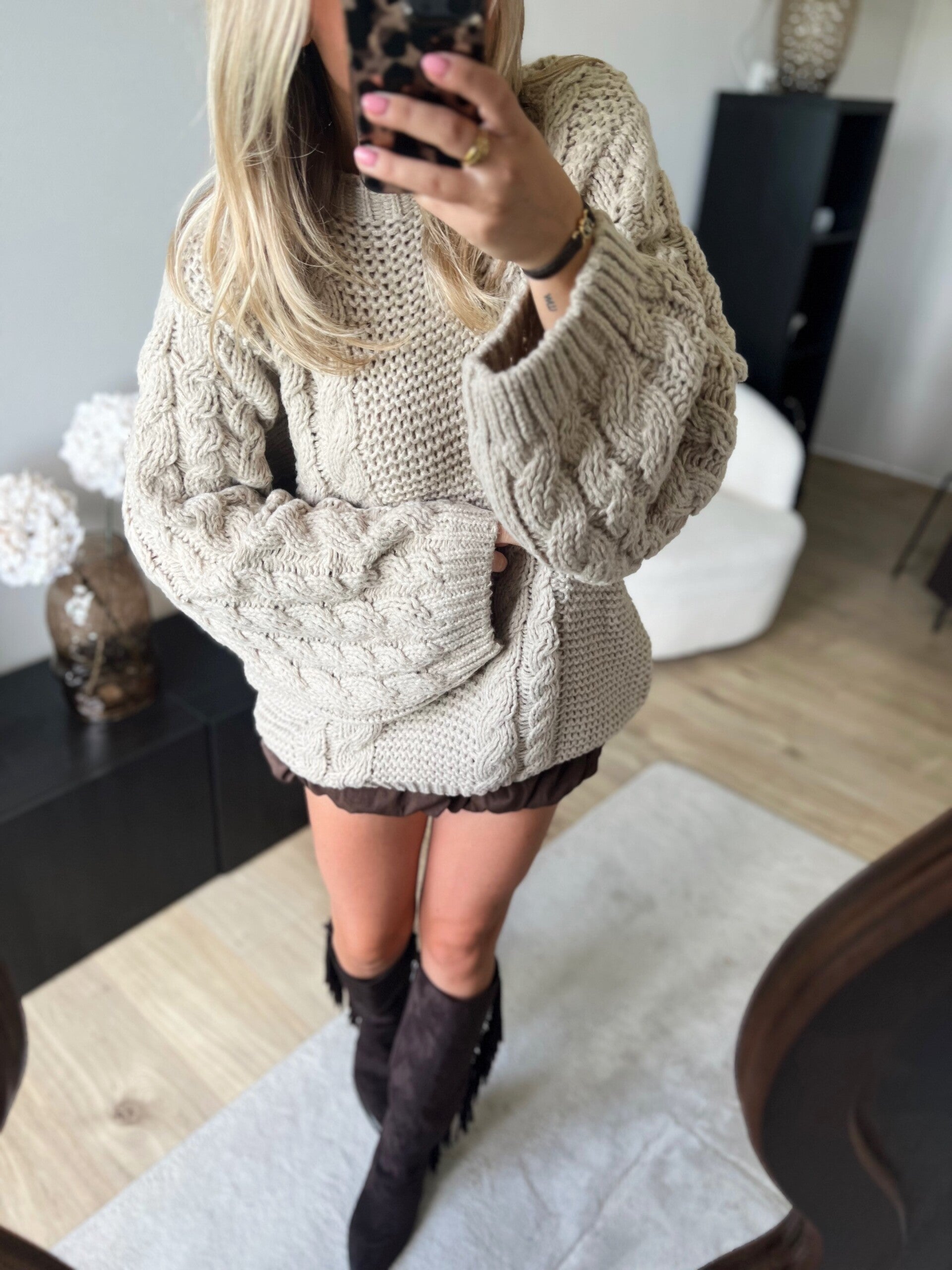 Kabeltrui oversized taupe licht
