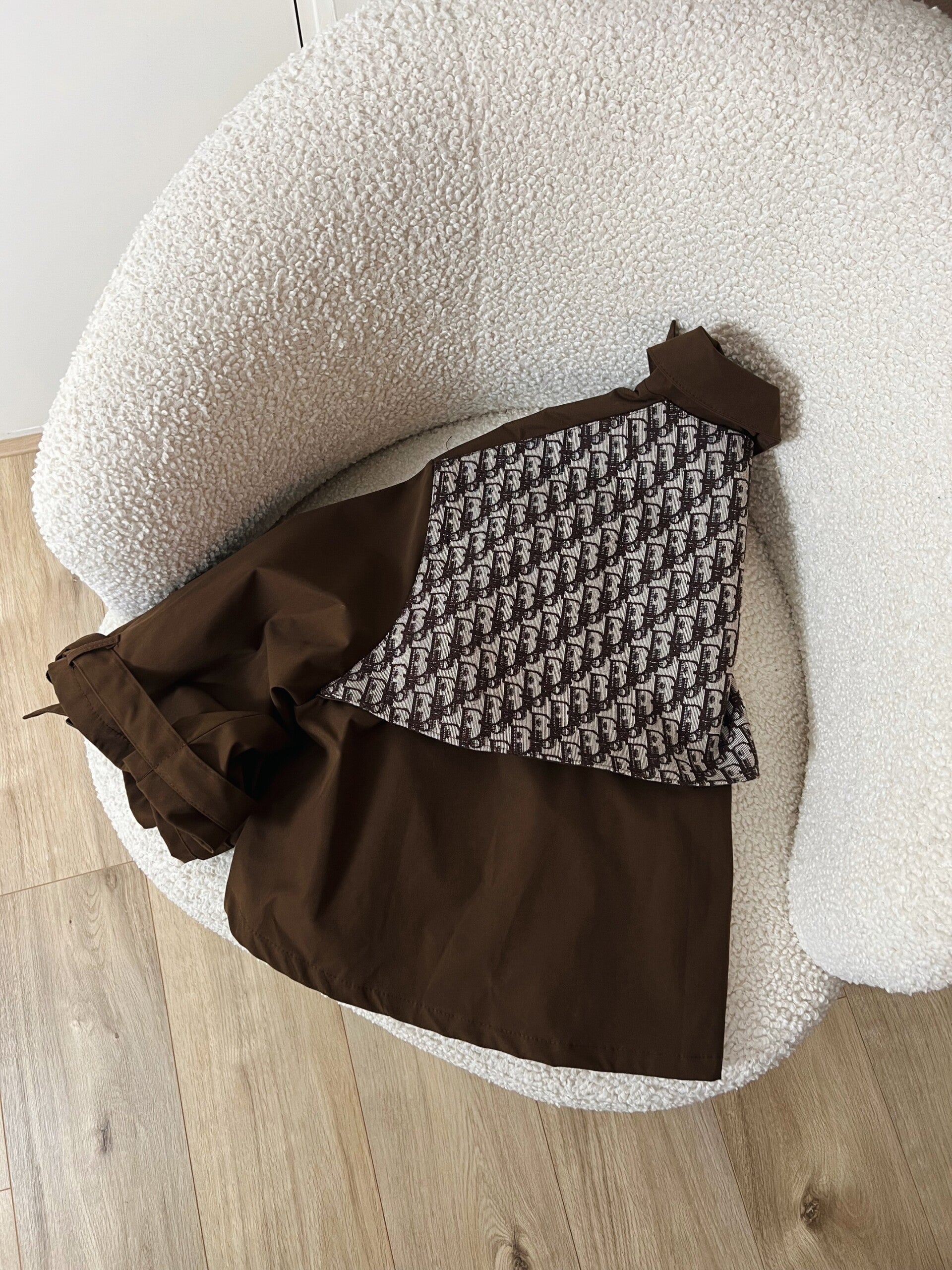 Trenchcoat/blouse Attire Amsterdam Dior print