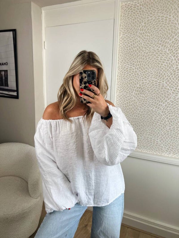 Top off shoulder wit