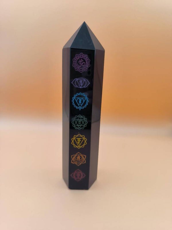 Pointe Polie Obsidienne Noire Gravé 7 chakras