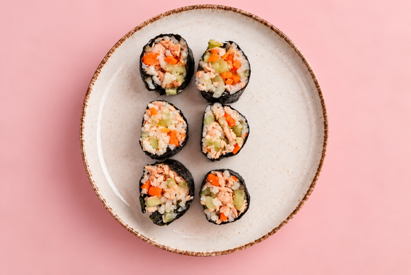 Sushis saumon, concombre, carotte & riz (6 PCS)