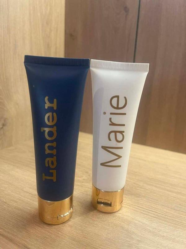 Handcreme met gouden klapdop - wit of marineblauw