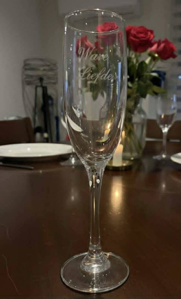 Geëtst holografisch champagneglas (gepersonaliseerd)