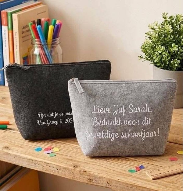 Gepersonaliseerde vilten toilettas einde schooljaar