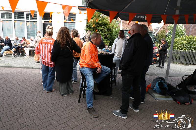 zaan2823-standard.jpg