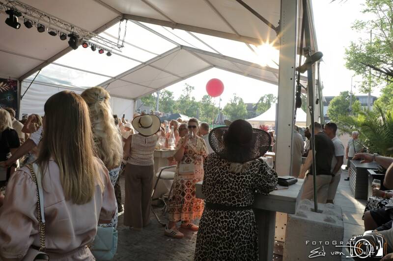zaan3840-standard.jpg