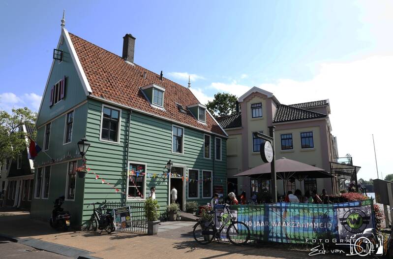 zaan4444-standard.jpg