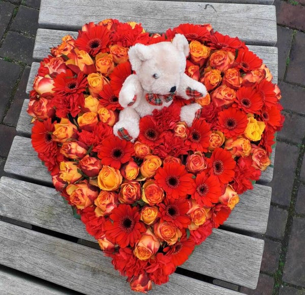 Rouwarrangement - Hart met knuffel
