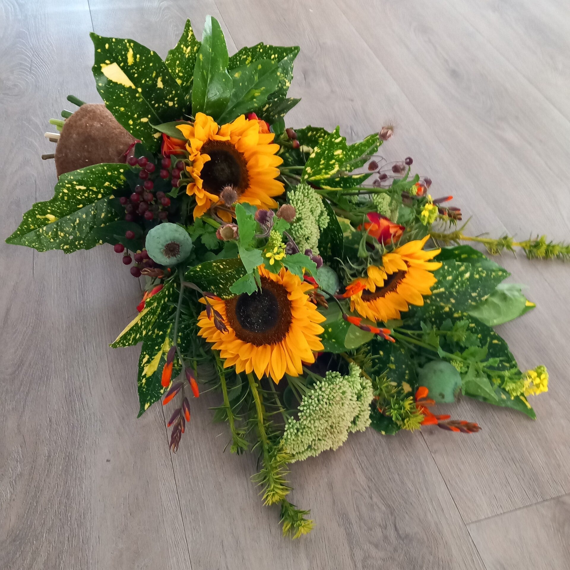 Rouwboeket I klassiek met zonnebloemen
