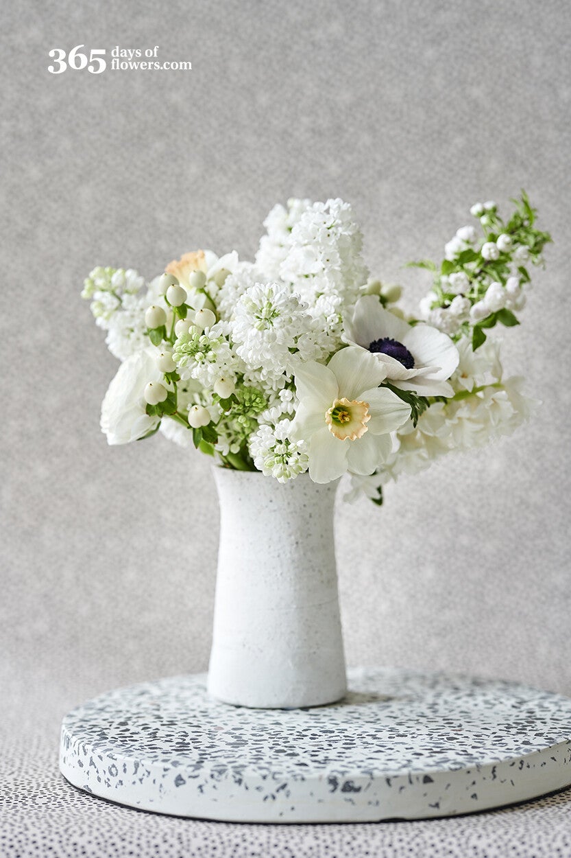 Troostboeket I In vaas wit