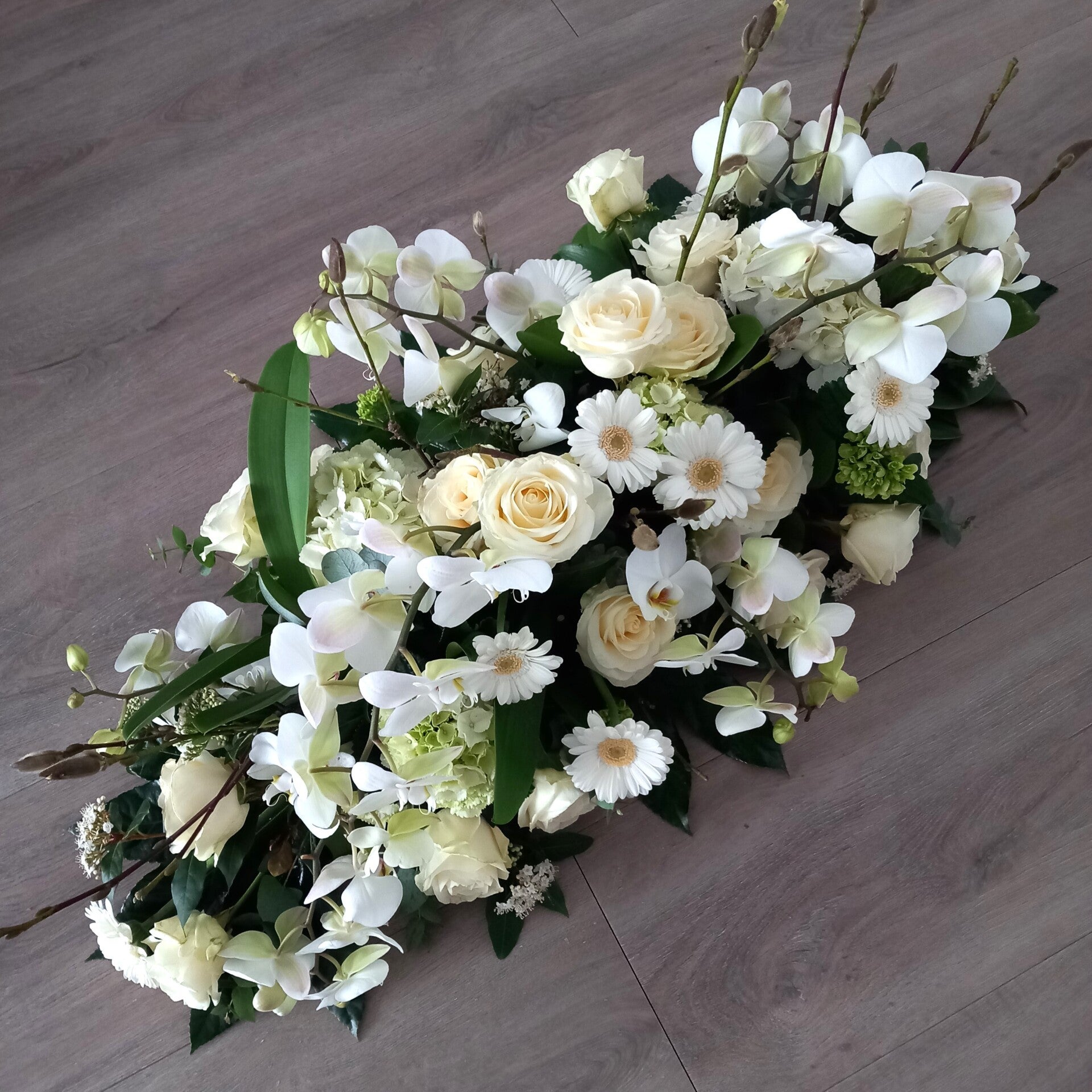 Rouwarrangement kistbedekking luxe (Wit)