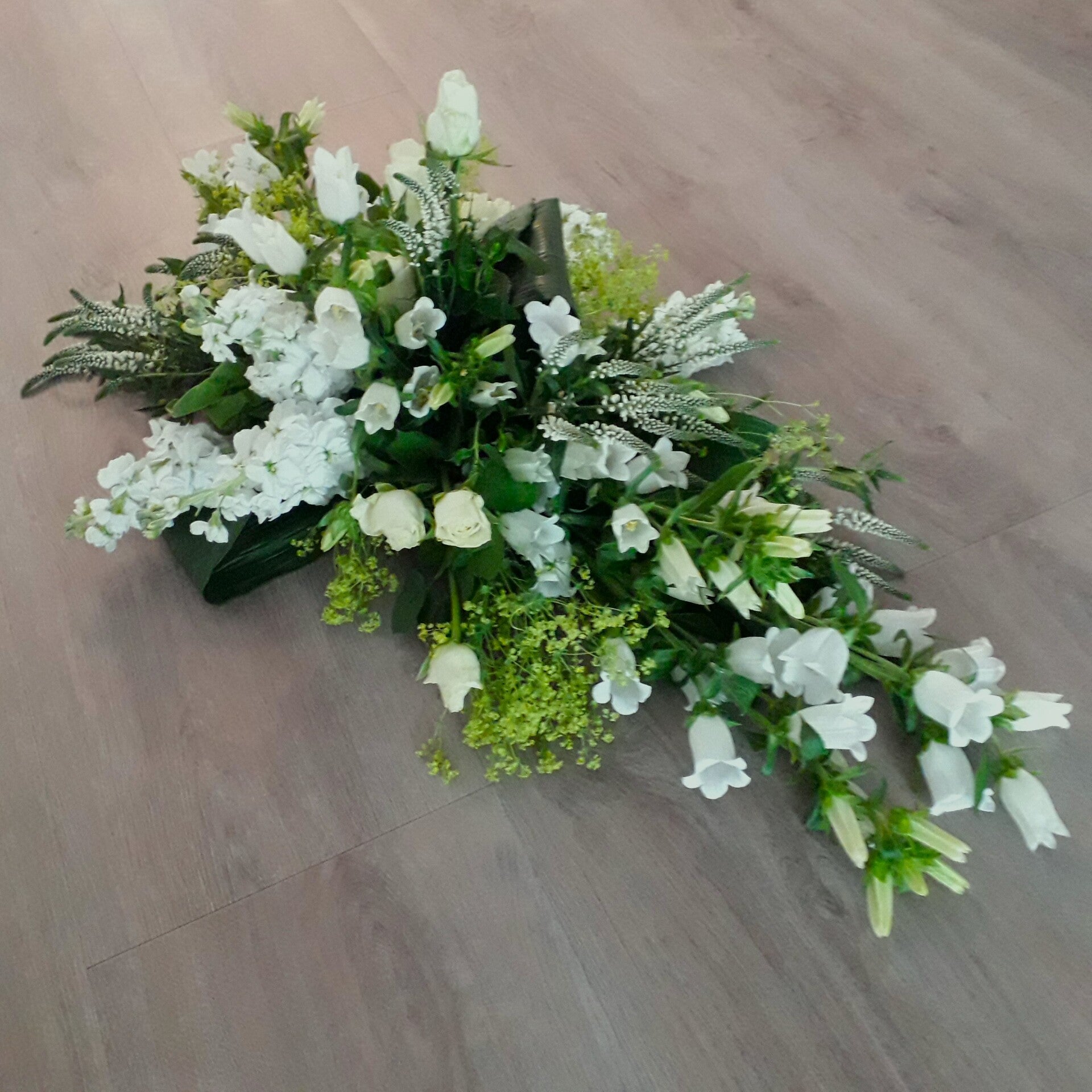 Rouwarrangement langwerpig (Wit)