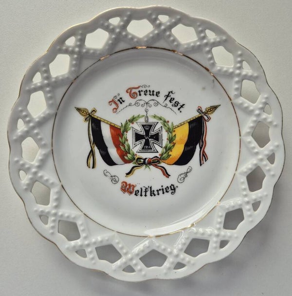 Patriotic plate featuring the flags of the German Empire and the Kingdom of Württemberg ( WW1 )