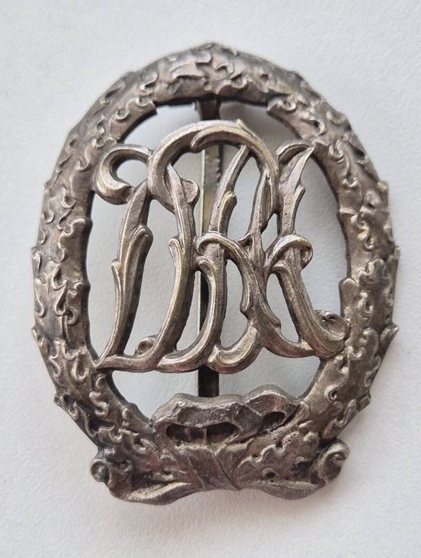 German Sport-badge 'DRA-Sportabzeichen in Silber' > L. Chr. Lauer, Nürnberg