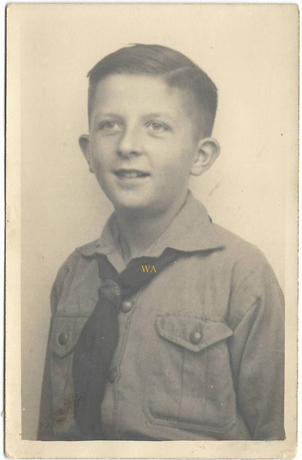 Studio photo of an DJ boy with knot
