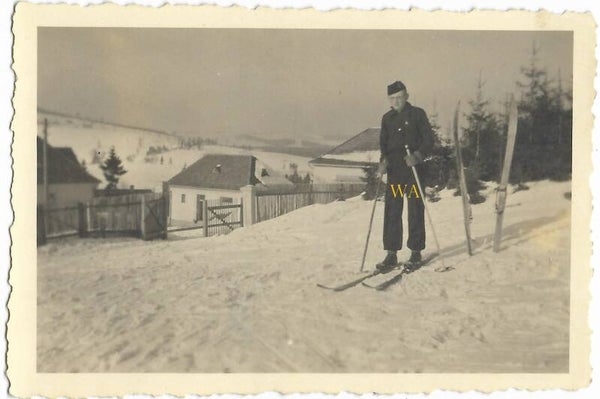 Dutch NSB : with visible 'karpoets' in the snow.
