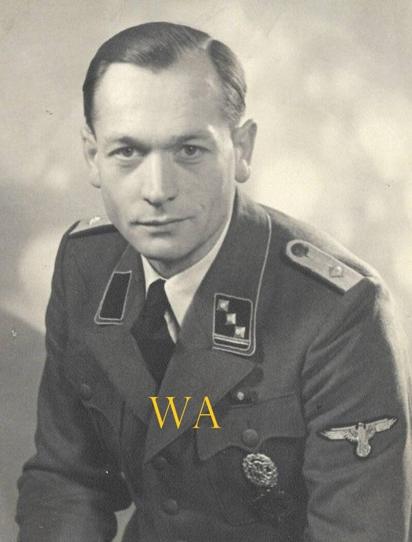 Studioportrait SD/Sipo-Obersturmführer