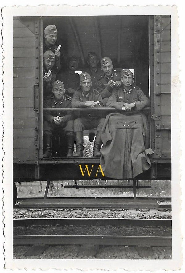 6 photographs taken near Dordrecht and Moerdijk, May 1940.