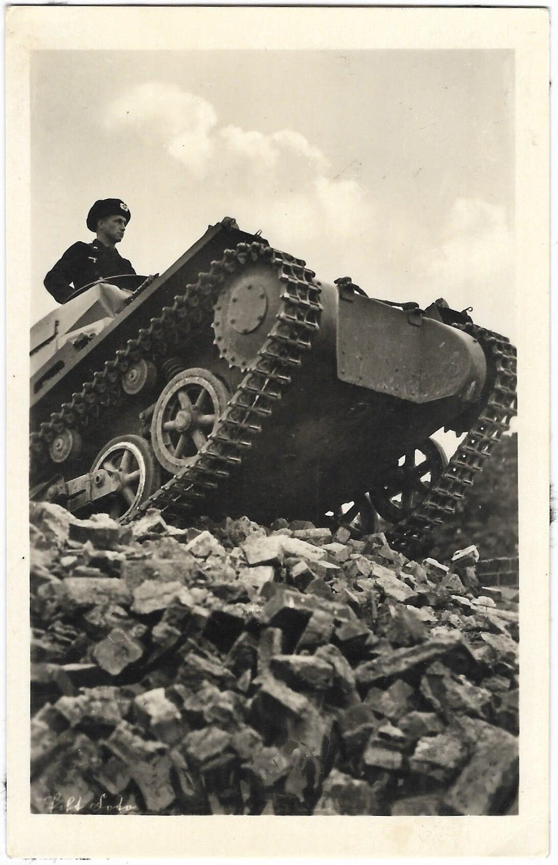 Postcard : SS Panzerführer in the command tower