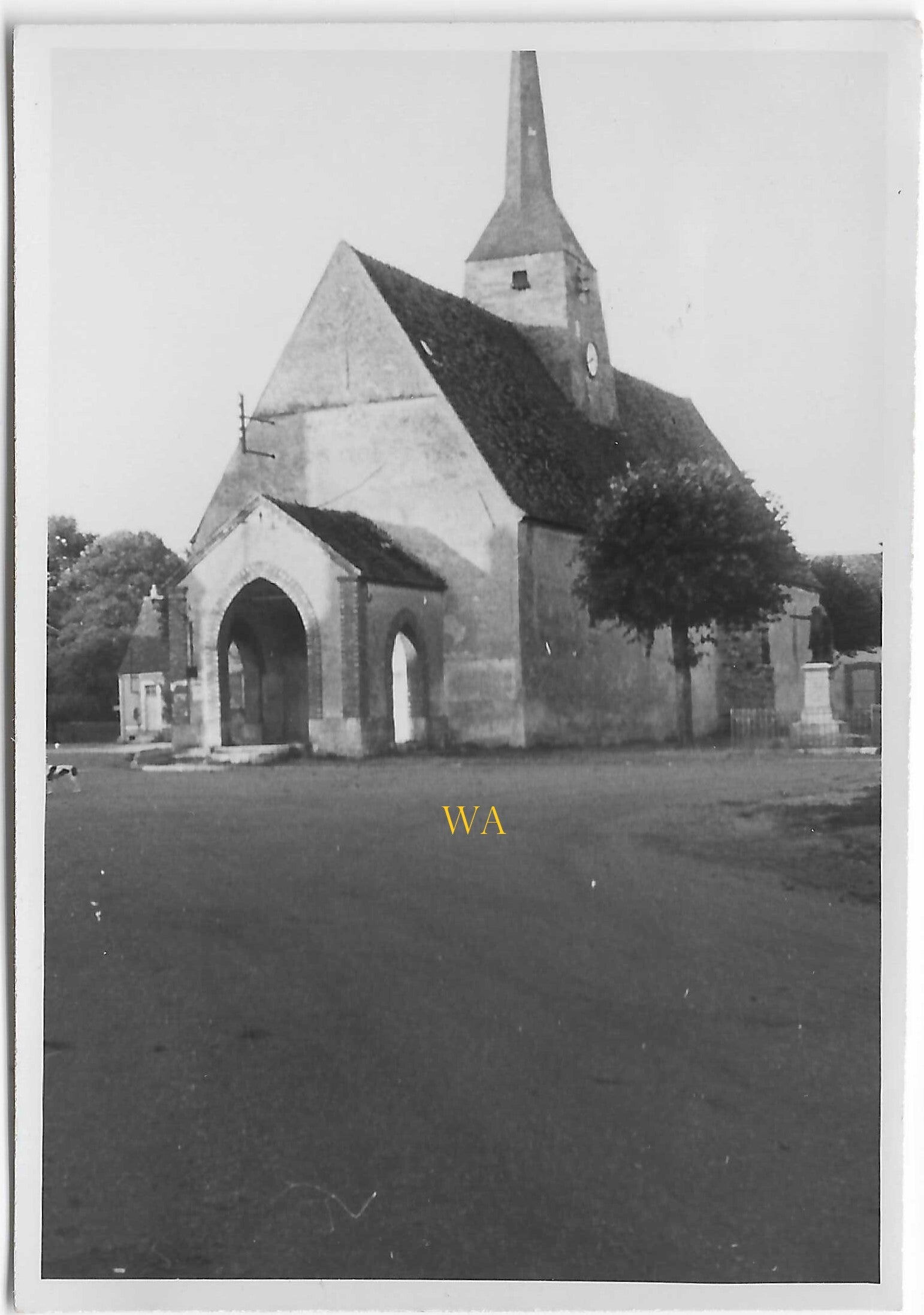 Le Bignon-Mirabeau church photographed by German troops in June 1940