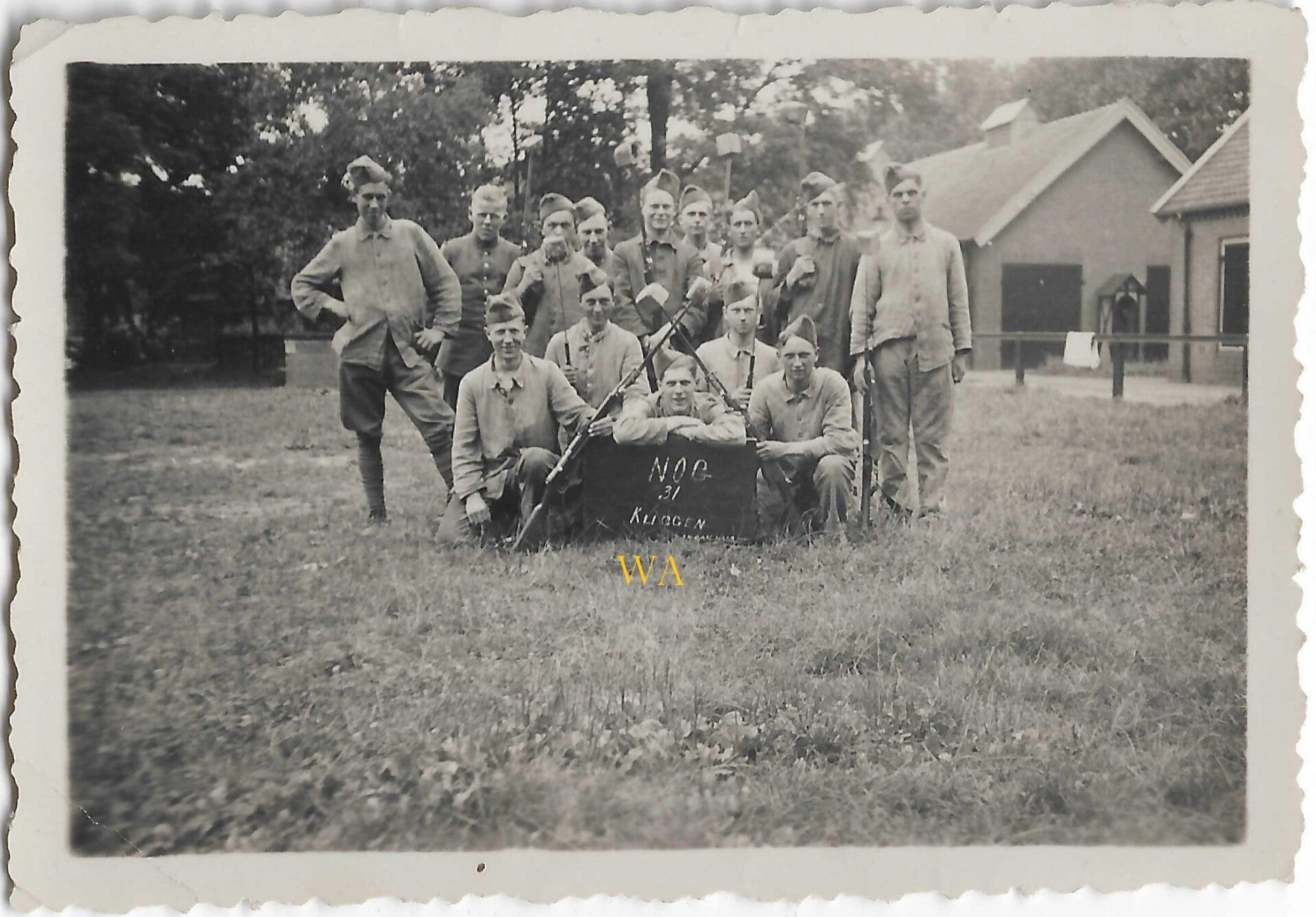A group of Dutch soldiers pose for the camera, late 1930s ( Photo 2 )