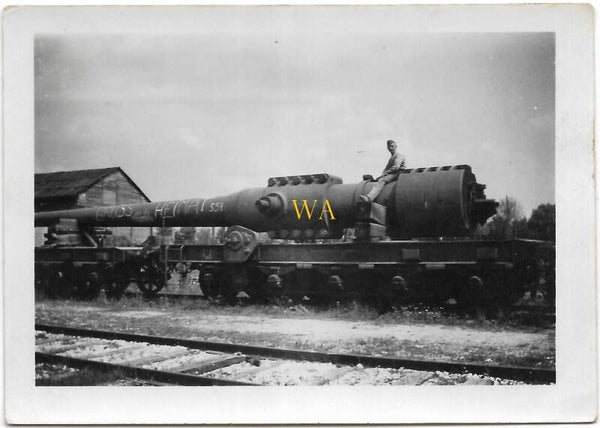 German railway gun 28 cm K5(E) by Krupp. With inscription “Gruss an die Heimat” (Greetings to the homeland).