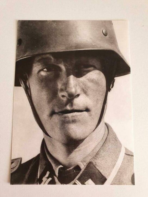 9 na-oorlogse afdrukken SS