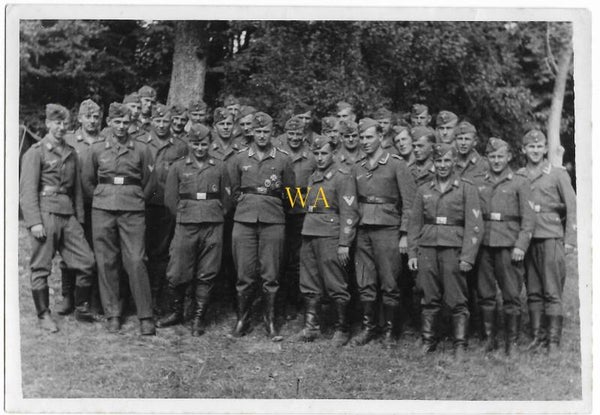 'FallschirmJäger vor Ihrem Kreta-Einsatz'