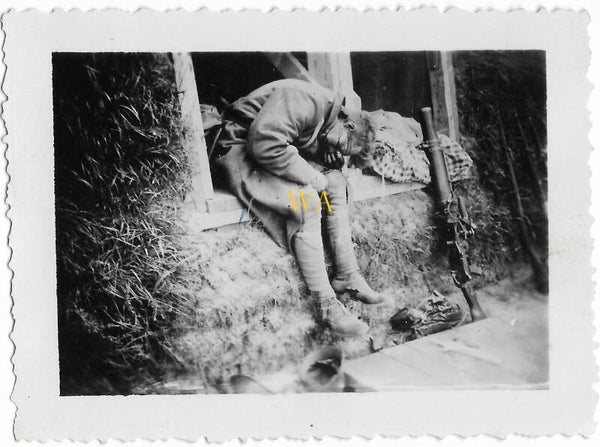 Killed Dutch soldier on the Grebbeberg - May 1940