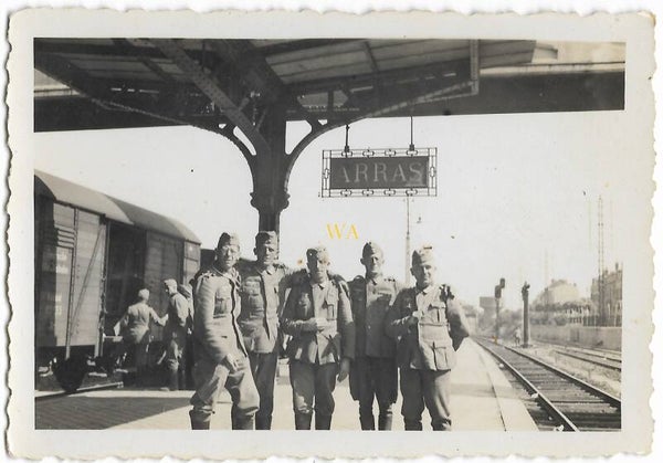 German soldiers at the station of Arras ( France).