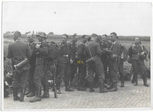 German FLAK soldiers, presumably in Holland